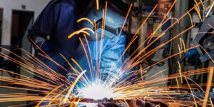 A proteção para solda é essencial em ambientes industriais.