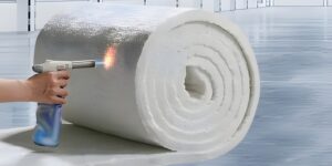 A manta de fibra cerâmica é excepcional em situações que exigem isolamento térmico.
